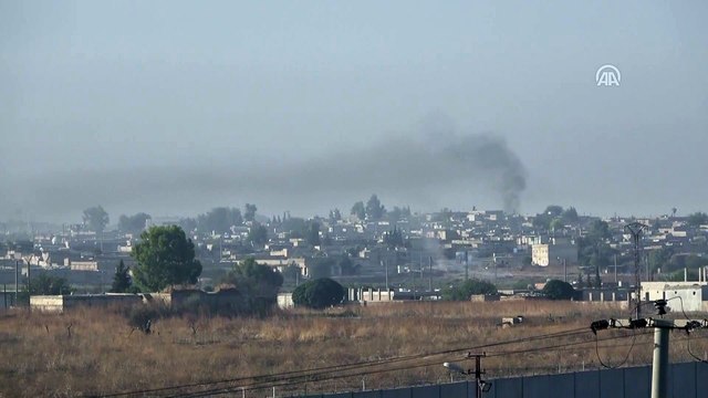Barış Pınarı Harekatı - Obüs atışlarıyla vurulan Rasulayn'dan dumanlar yükseliyor (2) - ŞANLIURFA