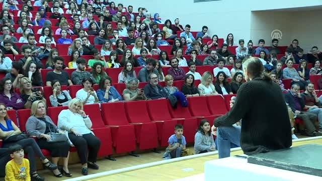 Gençlik Parkı'nın kültür parkı olması için Mansur Bey'le görüşüyoruz