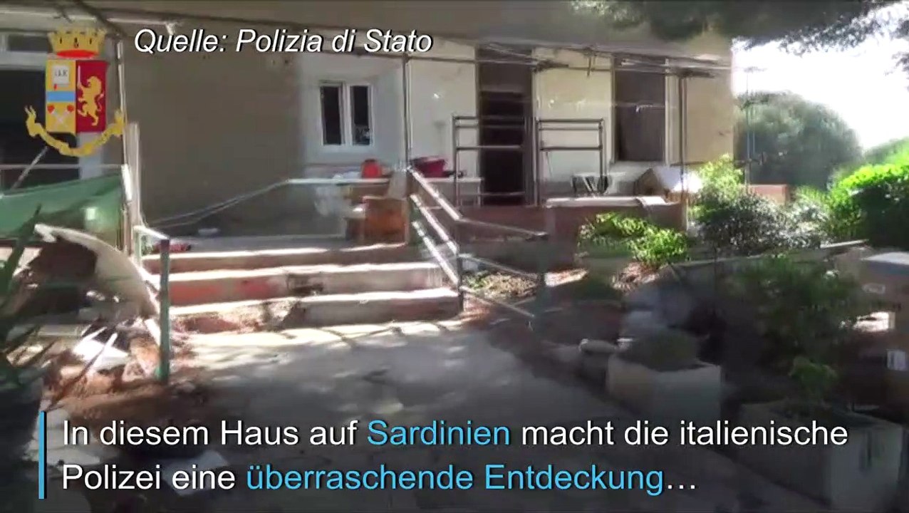 Marihuanaplantage hinter Duschfliesen auf Sardi...