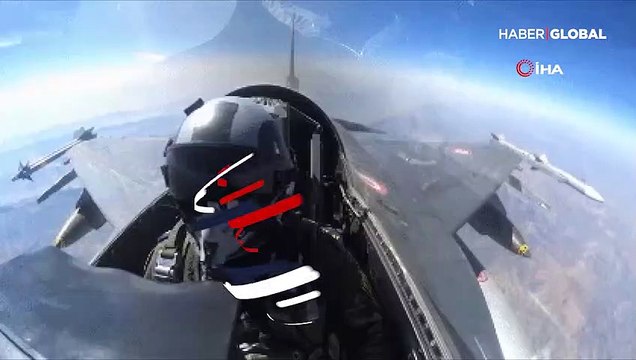 Bombaların bırakılma anı kokpit kamerasında