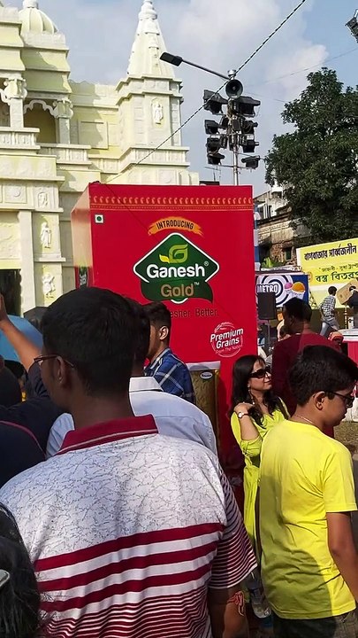 बागबाजार पंडाल, नॉर्थ कोलकाता: थम्स अप की तूफानी गैंग ने किया पूजा पंडाल का भ्रमण