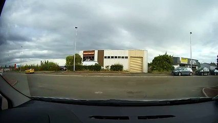 104. vers autoroute, refus priorite