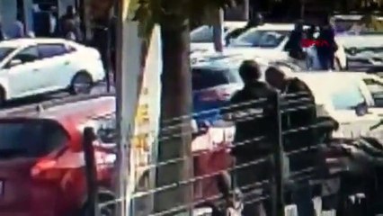 Kartla'da adliye önündeki silahlı kavga kamerada