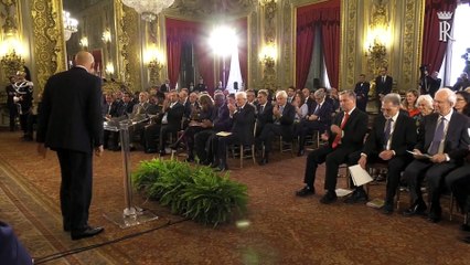 Video herunterladen: Roma - Mattarella alla cerimonia di premiazione dei vincitori Eni Award 2019 (10.10.19)