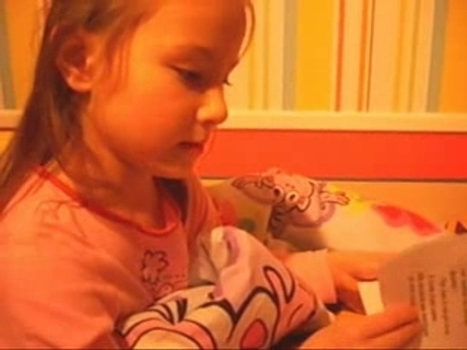 Lou-ann 6 ans raconte une histoire