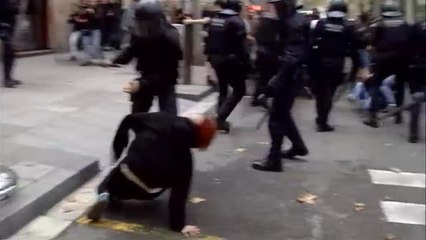 Tensión durante un desalojo en Barcelona