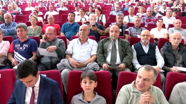İzmir türk kızılayı, izmir'deki kan bağışı rekortmenlerini onurlandırdı