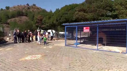 Minikler sokak hayvanları için kermes düzenledi