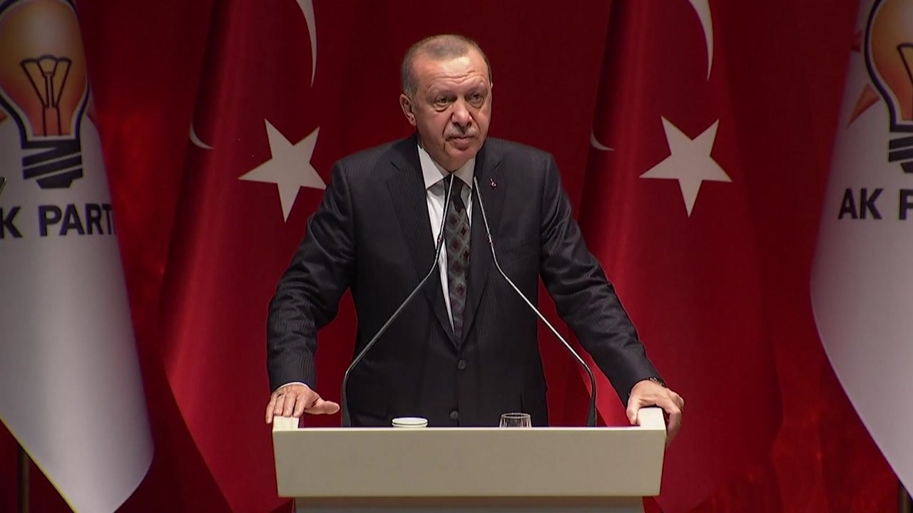 터키 에르도안 "군사작전 비판하면 난민 360만 명 유럽 보낼 것" / YTN