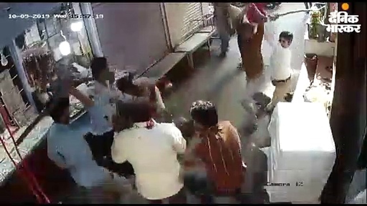 रानीपुरा में ग्राहक बुलाने को लेकर खूनी संघर्ष, जमकर चलीं लाठियां और तलवारें