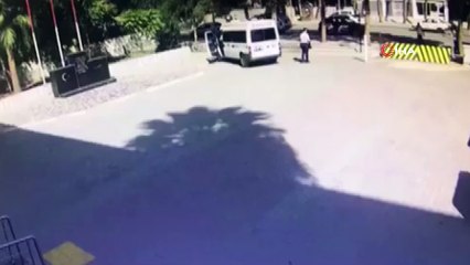 Akçakale Kaymakamlığına roketin düşme anı kamerada