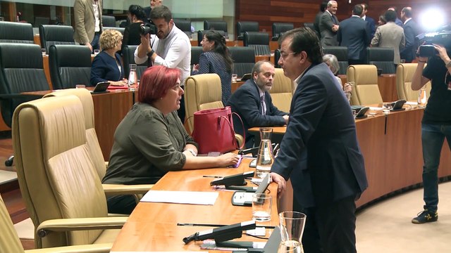 Extremadura suprime la limitación de mandatos del presidente