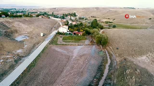Başkent'te tıkanan dere yatakları temizleniyor