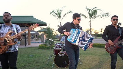 Los Ejemplares Del Rancho - La Tundra Del Año