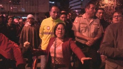 Download Video: Indígenas liberan a agentes de policía y periodistas retenidos en Quito