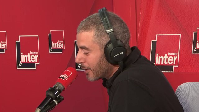 Joann Sfar : Le chat est progressiste par rapport à son rabbin, mais réac par rapport à sa maîtresse. Il est pratiquement de droite dans cet album, il veut que rien ne change, il dit que le monde va à vau-l'eau