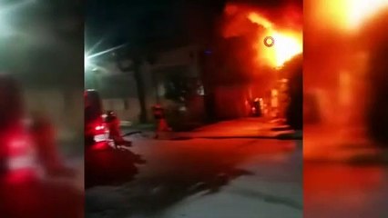 Esenyurt'ta bir fabrika alev alev yandı