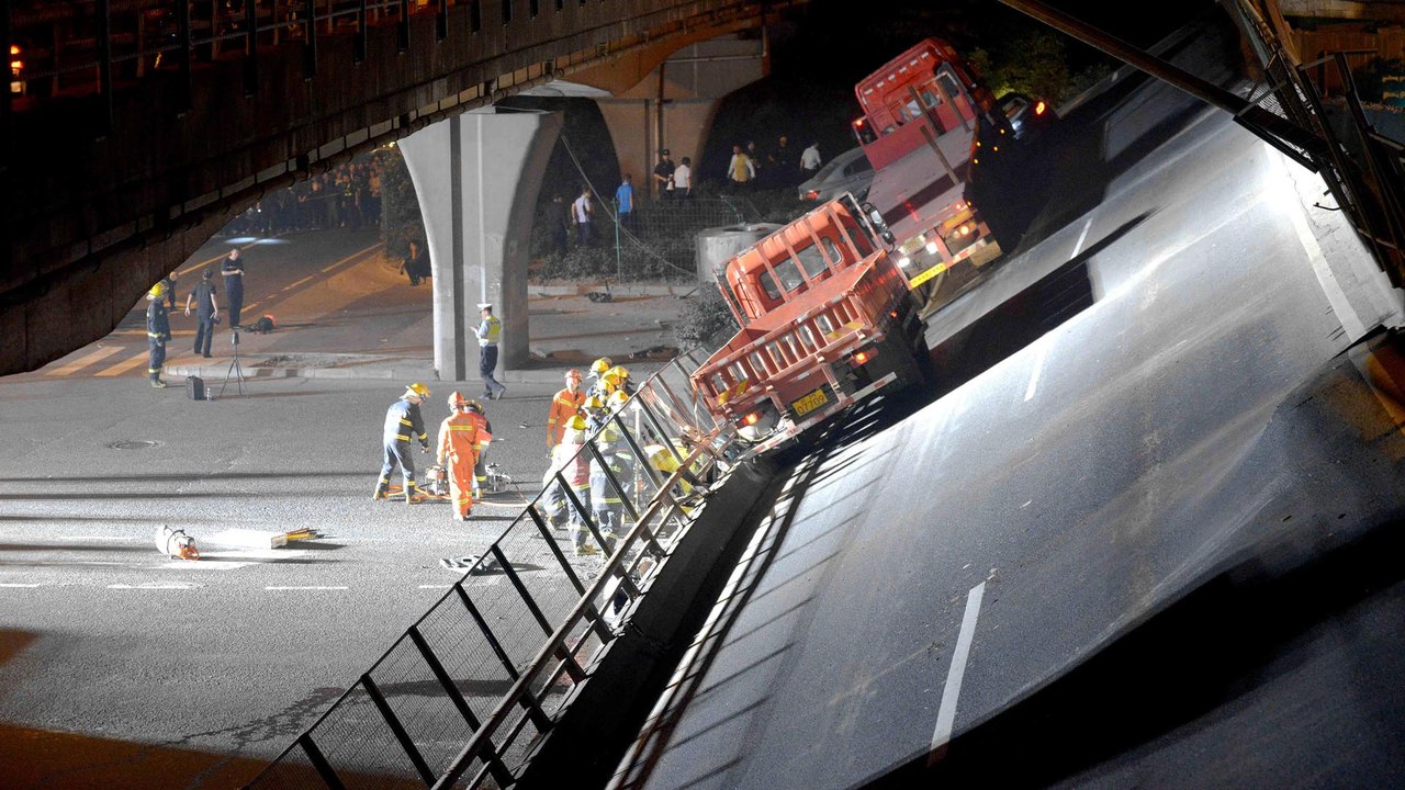 3 morts dans l’effondrement d’un pont sur des voitures en Chine
