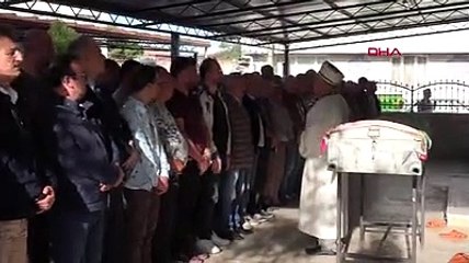 Kocası tarafından bıçaklanarak öldürülen kadın toprağa verildi