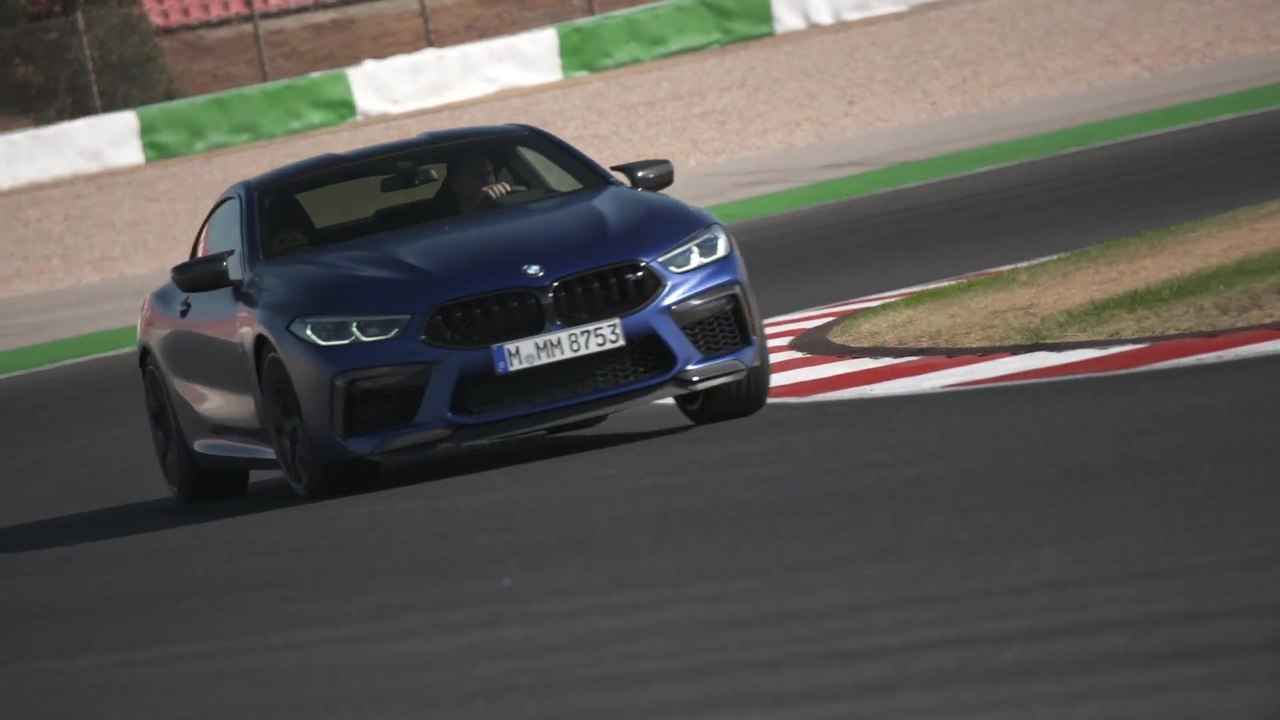 Das neue BMW M8 Coupé Fahren auf der Rennstrecke