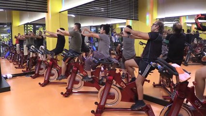 Fazla kilolarını yöresel müzik eşliğinde pedal çevirerek atıyorlar - ERZURUM