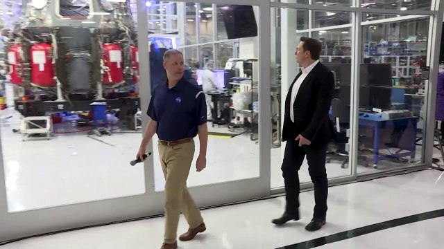 Elon Musk & NASA aim for SpaceX human space flight in 2020