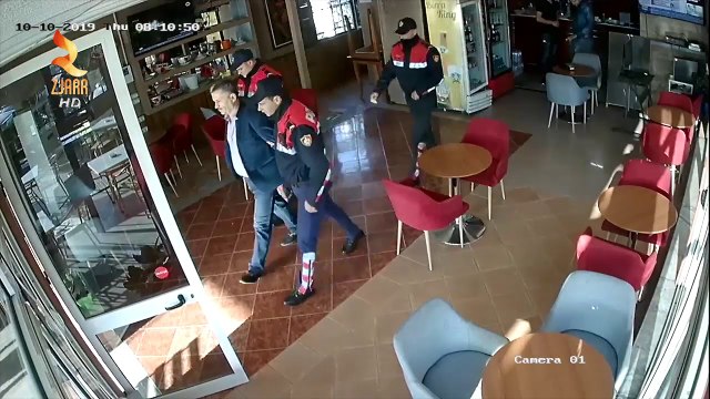 BANORËT E ASTIRIT PROTESTË PARA POLICISË SË TIRANËS, SHKELMOHET DERA