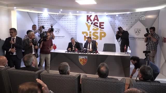 Kayserispor, Samet Aybaba ile sözleşme imzaladı