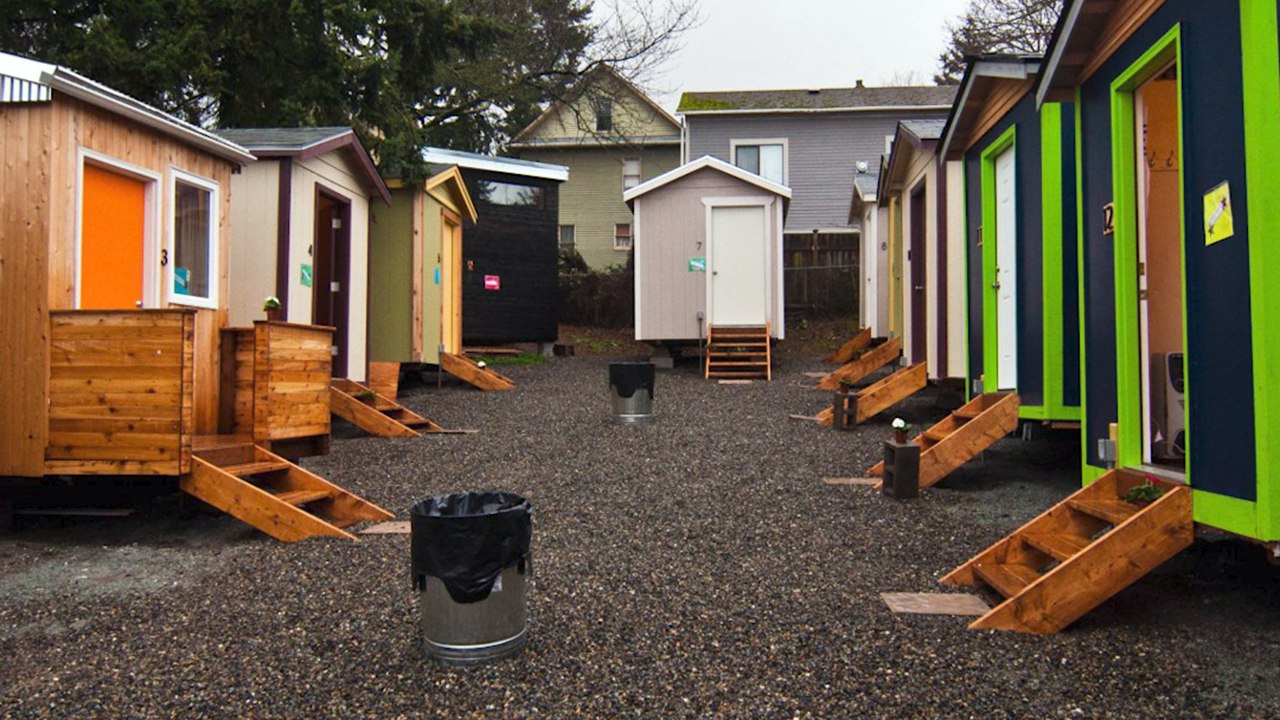 Women Carpenters Are Building Houses For The Ho...