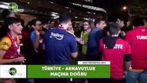 Ay-yıldızlı taraftarlardan İzmir marşı