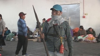 Descargar video: Guerreros indígenas de la Amazonía se unen a manifestaciones en Quito