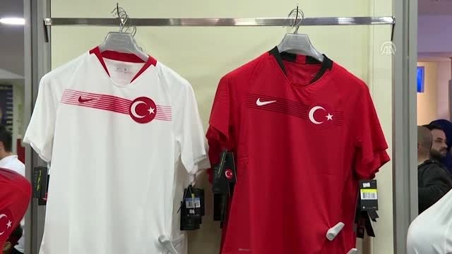 TFF Başkanı Özdemir, Türkiye - Arnavutluk maçı öncesinde açıklamalarda bulundu
