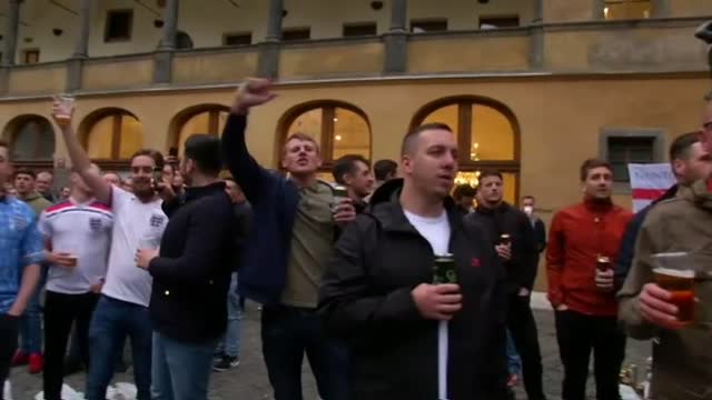 Incidentes de los ‘hooligans’ de la selección inglesa en Praga por la elevada ingesta de alcohol