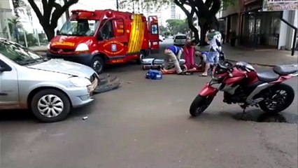Batida de trânsito deixa motociclista ferido no Centro
