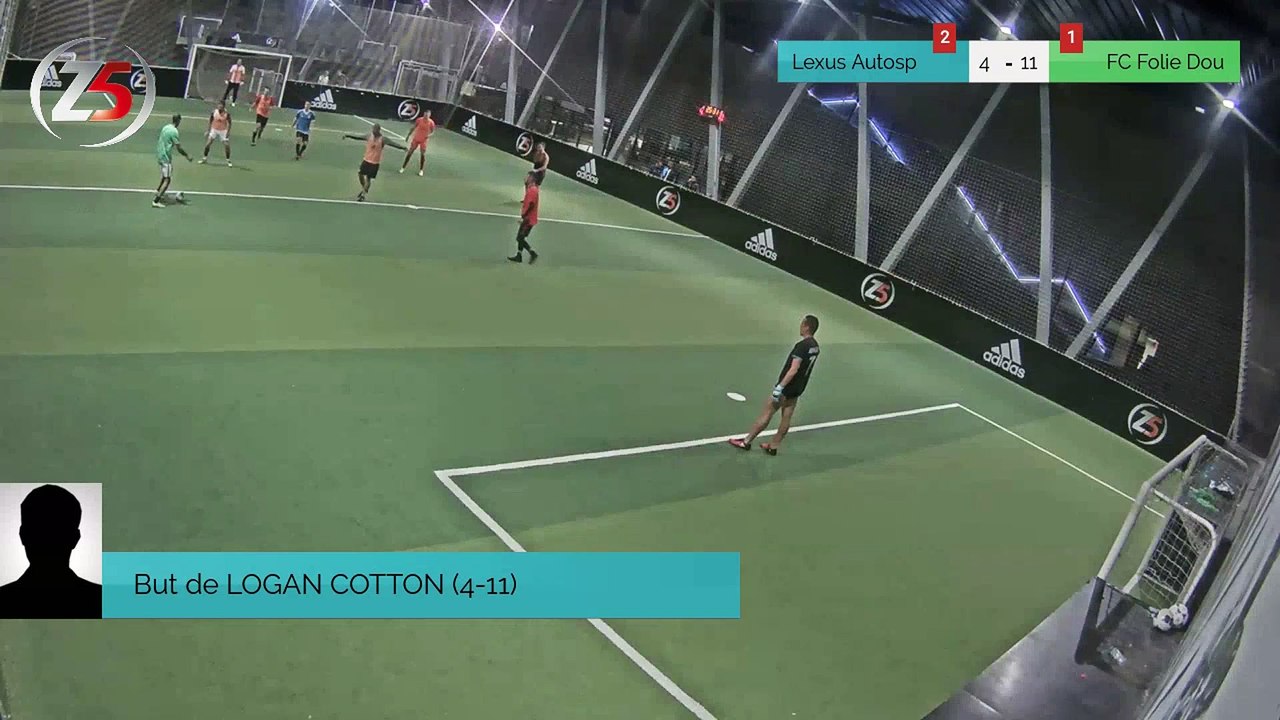 But de LOGAN COTTON (4-11)