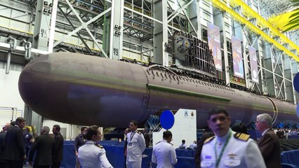 Bolsonaro preside ensamblaje de submarino franco-brasilero, en ausencia de Francia