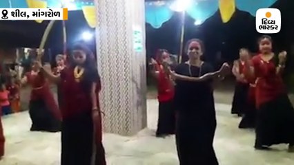 જૂનાગઢમાં જીવતા સર્પ સાથે ગરબો રમનારી 3 બાળા સહિત 5 સામે ફરિયાદ