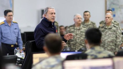 Milli Savunma Bakanı Akar sınır hattında incelemelerde bulundu! Harekata dair bilgi paylaştı