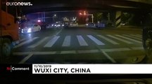 شاهد: كاميرا توثق لحظة انهيار جسر في شرق الصين على السيارات