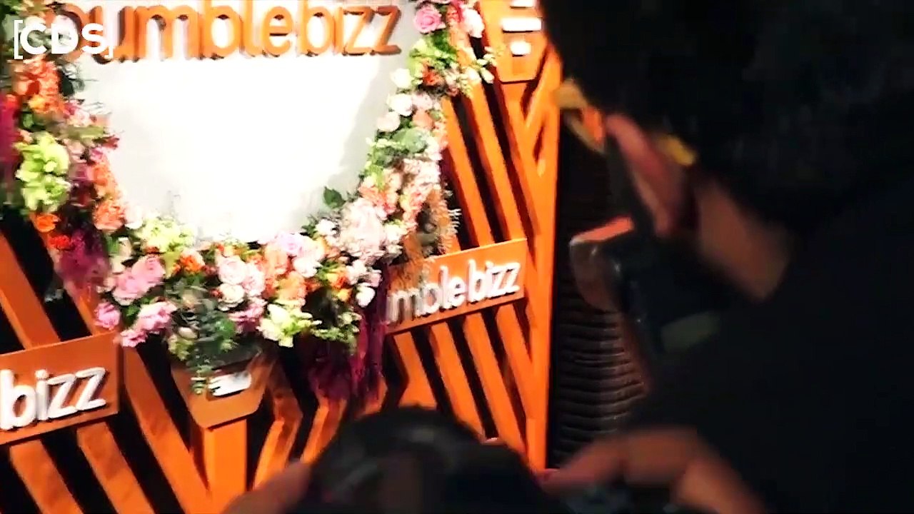 ஏடாகூடமாக ஆடை அணிந்து வந்த நடிகை பிரியங்கா சோப்ரா-வீடியோ