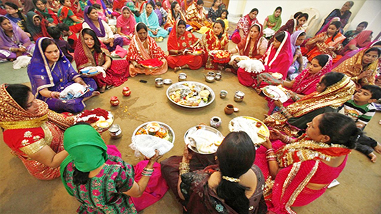 करवा चौथ व्रत कथा में ना करें ये 10 गलतियां | 10 Mistakes in Karwa Chauth Vrat Katha | Boldsky