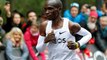 Marathon : Eliud Kipchoge passe sous la barre des deux heures, un record !