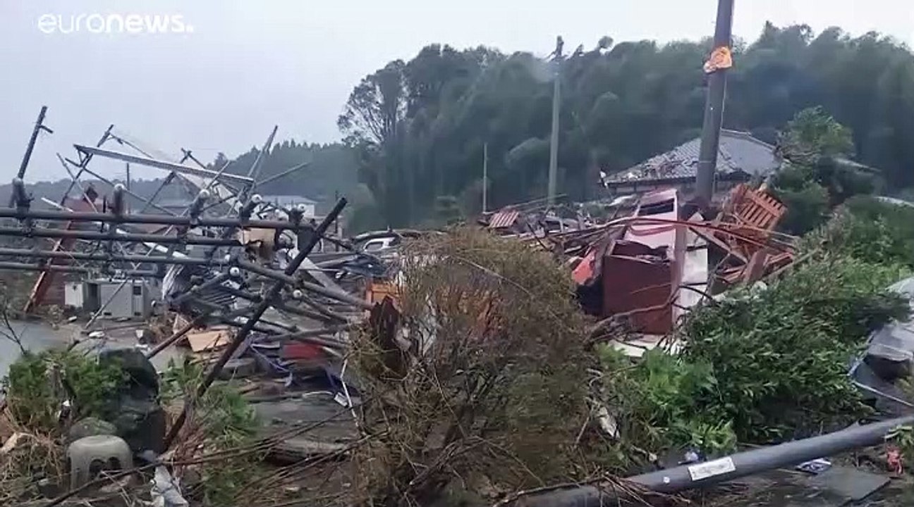 Taifun zieht über Japan