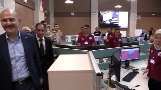 İçişleri Bakanı Soylu, 112 Acil Çağrı Merkezi Müdürlüğünde brifing aldı