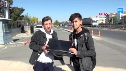 Aksaray lise öğrencisi, parkta bulduğu laptopu polise teslim etti