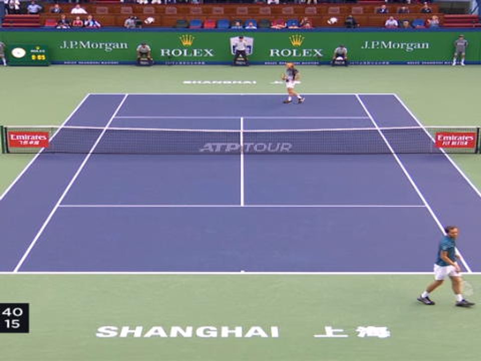 تنس: بطولة شنغهاي: ميدفيديف يتغلّب على تسيتيسباس 7-6 7-5