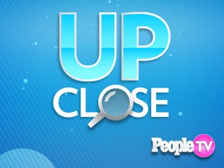 Dad Devours Cinnabon While in Line for Kris Kringle