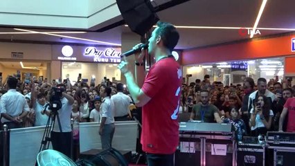 Oğuzhan Koç Mehmetçiği ve Milli Takımı unutmadı