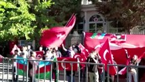 PKK yandaşlarının eylemine Türk vatandaşlarından engel