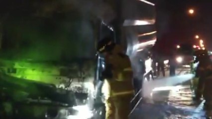 달리던 사료운반차량서 불...950만 원 피해 / YTN